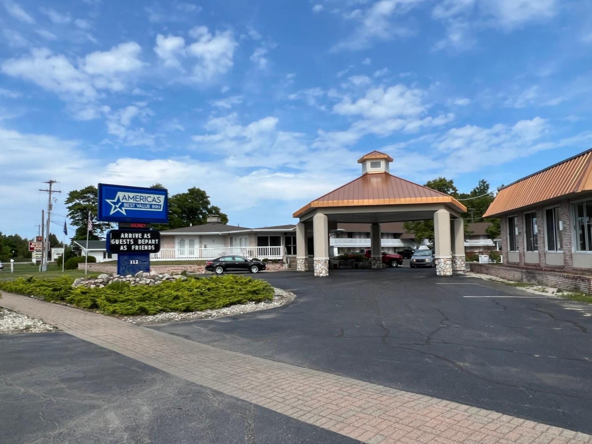 Travelodge By Wyndham Mackinaw City Ngoại thất bức ảnh