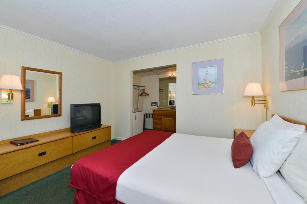 Travelodge By Wyndham Mackinaw City Phòng bức ảnh